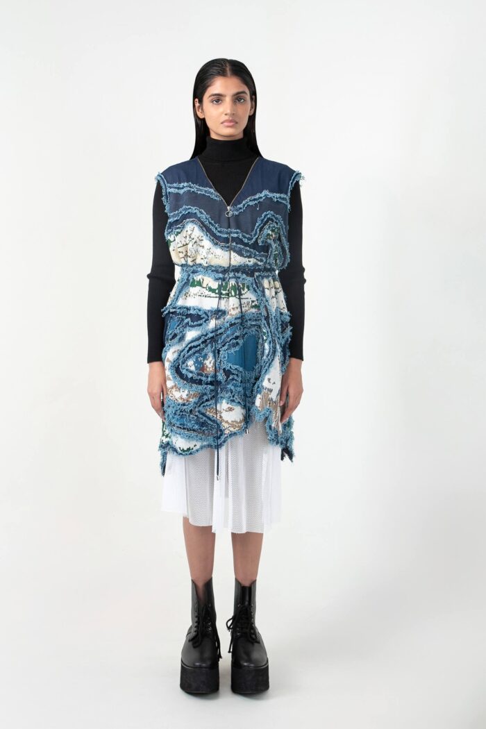 Broken Wave V-neck short dress with skirt